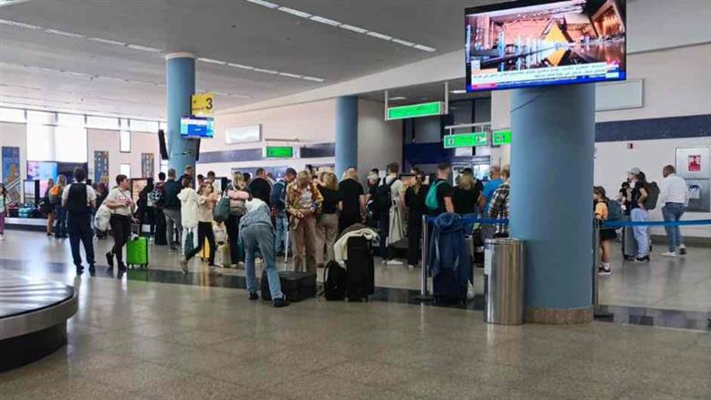 مطار مرسى علم يستقبل 7 آلاف سائح من 7 دول أوروبية خلال 24 ساعة