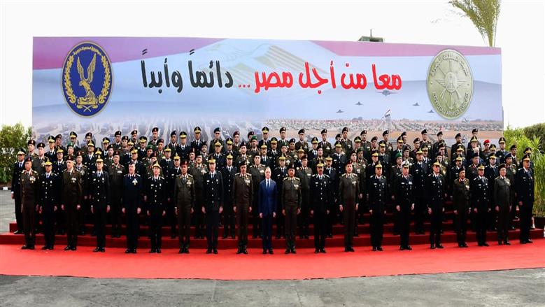 وزارتا الدفاع والداخلية تعقدان لقاءً لبحث سبل تعزيز التعاون الأمني (صور وفيديو)