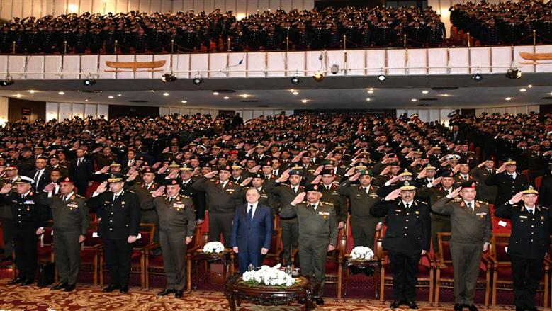 وزارتا الدفاع والداخلية تعقدان لقاءًا لبحث سبل تعزيز التعاون الأمني (صور وفيديو)