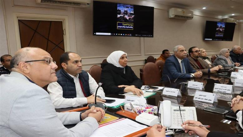 اجتماع محافظ القليوبية 