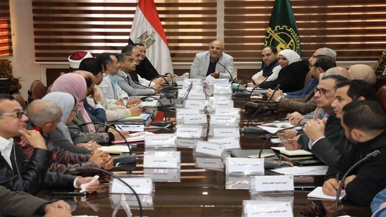 اجتماع محافظ القليوبية 