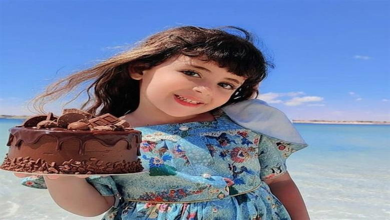 «أزمة صحية فتحت باب المشروع».. «كارما» أصغر شيف حلويات من مصروفها ومنزلها