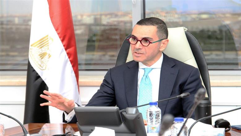 وزير الاستثمار والتجارة الخارجية يلتقي رئيس مجلس إدارة شركة إل جي - مصر لاستعراض مشروعات الشركة وخططها التوسعية المتعلقة بالإنتاج والتصدير