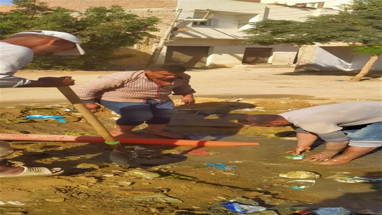 إصلاح كسور بمواسير مياه الشرب