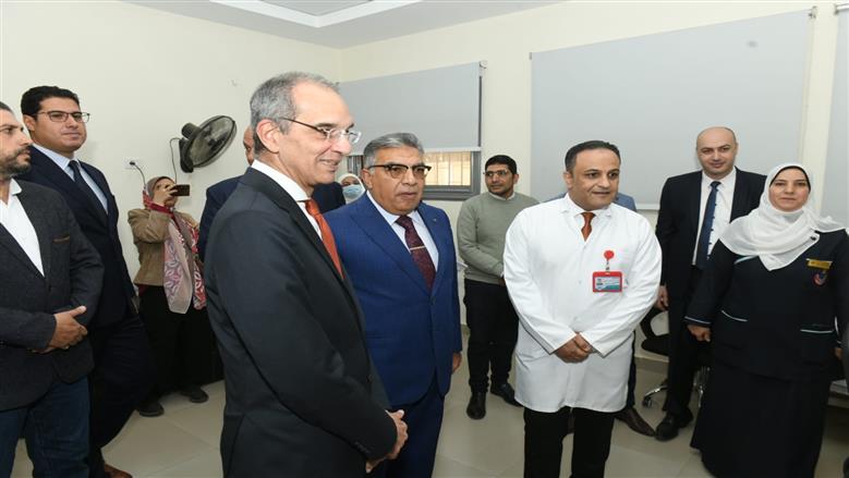 وزير الاتصالات