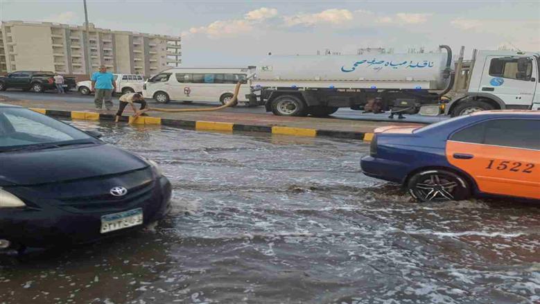 سحب مياه الأمطار في الغردقة