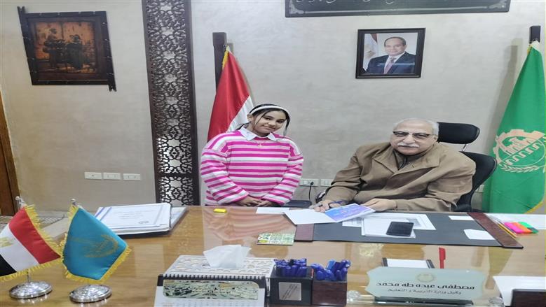 مدير تعليم القليوبية يتابع الطالبة الموهبة
