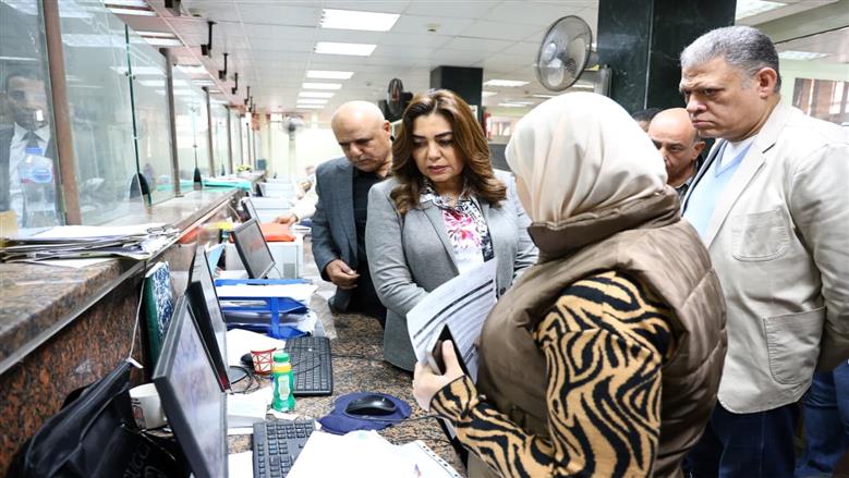 وزيرة التنمية المحلية تُقيل رئيس حي النزهة بالقاهرة للتقصير في أداء مهامه