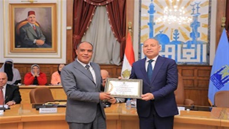 تكريم محافظ القاهرة