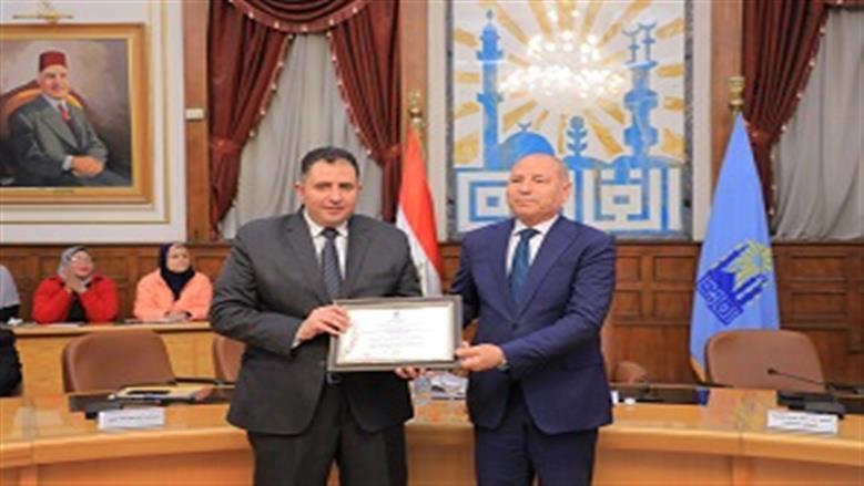 تكريم محافظ القاهرة
