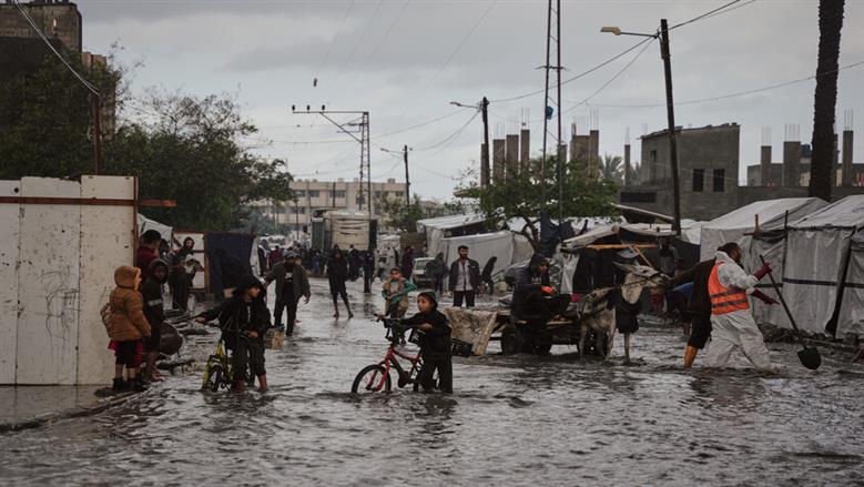 العاصفة بايرون