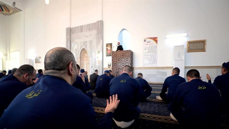 وزارة الداخلية تحتفل بعيد الفطر بمراكز الإصلاح وتفرج عن 2,777 نزيلاً بالعفو