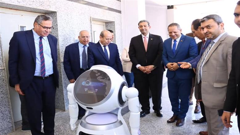 الملتقى التكنولوجي الثانى للخريجين  بجامعة دمياط 