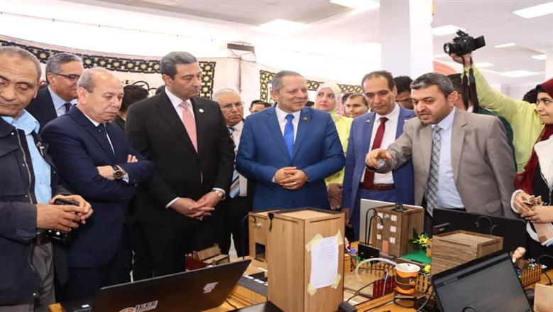 الملتقى التكنولوجي الثانى للخريجين  بجامعة دمياط 