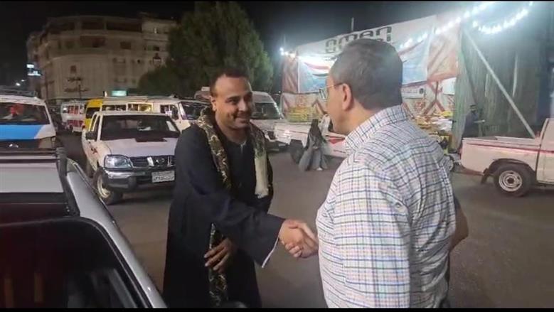 محافظ قنا يستقل 