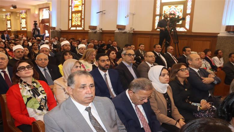 محافظ القليوبية في قداس عيد القيامة بالكنيسة الإنجيلية