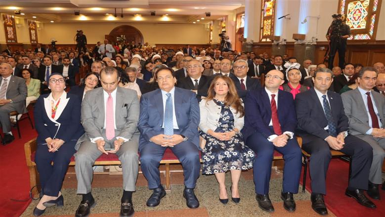 محافظ القليوبية في قداس عيد القيامة بالكنيسة الإنجيلية