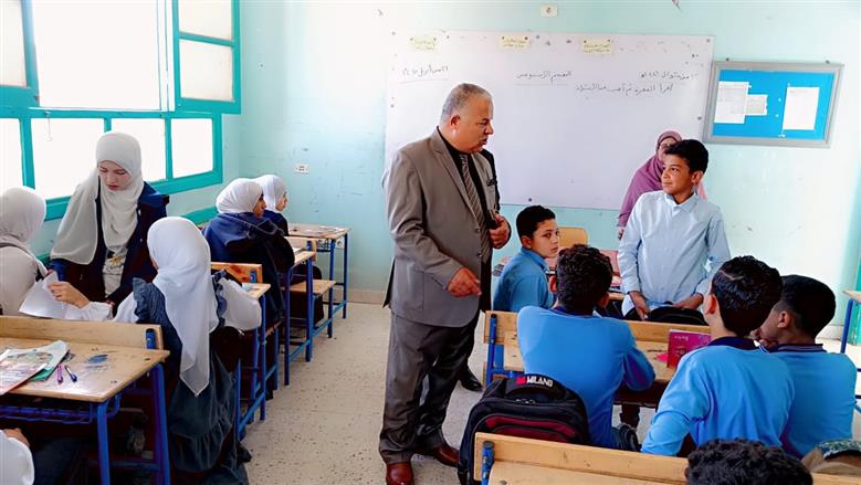 مدير تعليم الفيوم ينظم جولة تفقدية بفصول المدارس