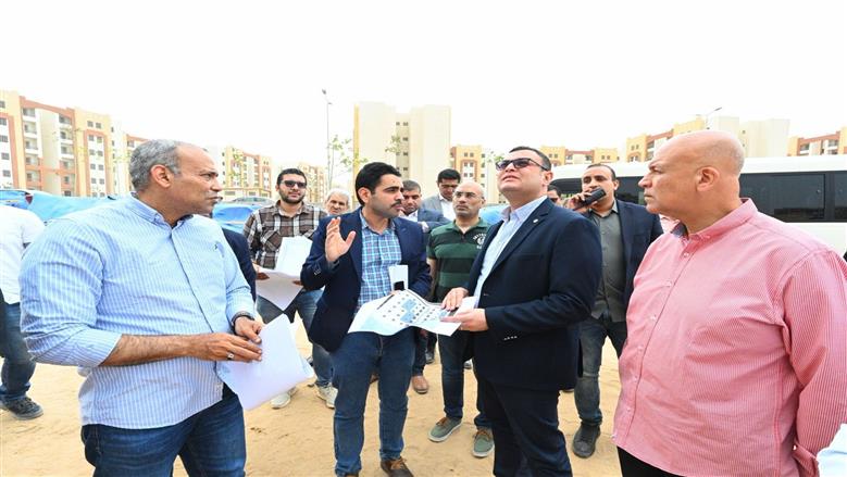 وزير الإسكان يواصل جولته اليوم بمتابعة سير عمل المشروعات السكنية بمدينة العبور الجديدة