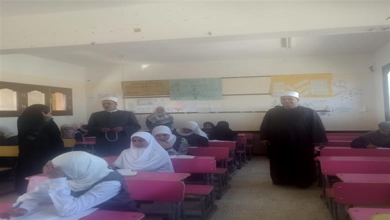 خلال امتحانات الصف الأول الثانوي معهد فتيات مطروح