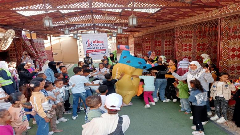 الاحتفال بيوم اليتيم في أسوان 