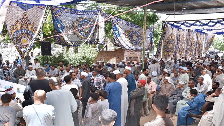محافظ أسوان في مؤتمر قرية أصفون المطاعنه 