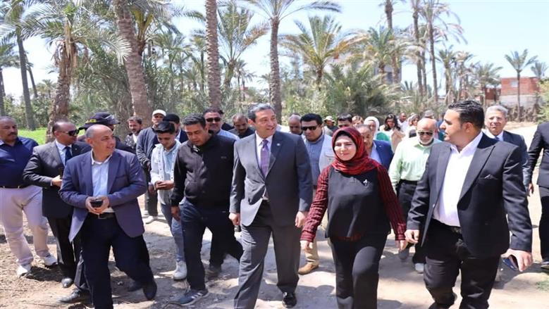 محافظ دمياط يتفقد قرية ام الرضا 