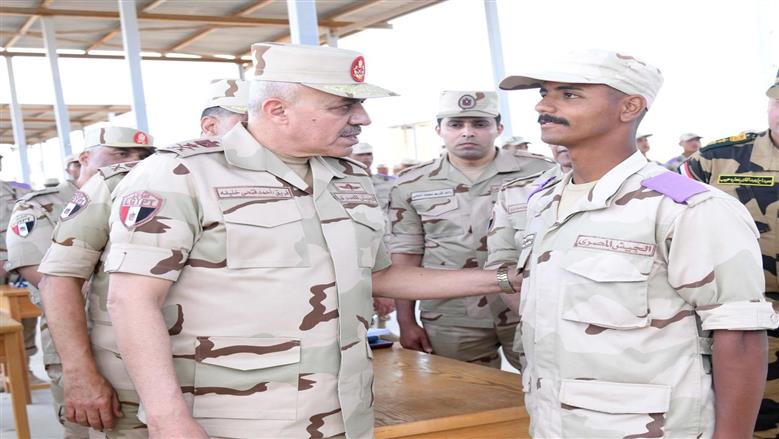 رئيس أركان حرب القوات المسلحة يتفقد المنظومة التعليمية بمعهد ضباط الصف المعلمين   