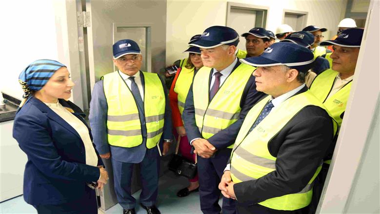 القوات المسلحة تنظم زيارة للإعلاميين والطلبة لمصنع منتجات البلازما في العاصمة الإدارية