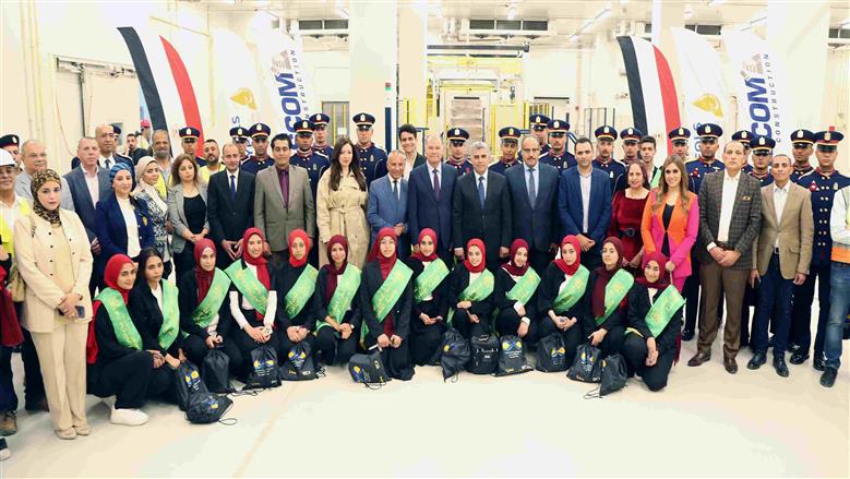 القوات المسلحة تنظم زيارة للإعلاميين والطلبة إلى مصنع منتجات البلازما بالعاصمة الإدارية