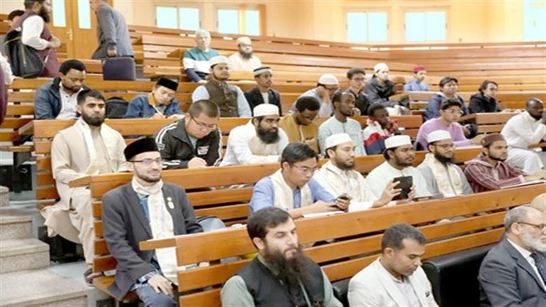 الأزهر قِبلة الوافدين عرباً ومسلمين.. المشيخة تقدم مِنَحاً مجانية ودعماً نفسياً لطلاب سوريا وفلسطين والسودان