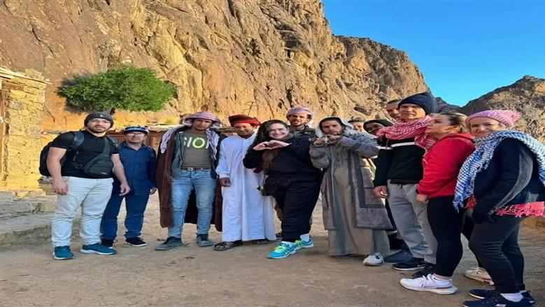 إقبال سياحي كبير على مدينة سانت كاترين رغم سوء الأحوال الجوية