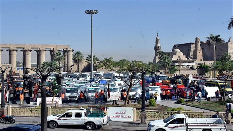 محافظ الأقصر يتفقد جاهزية المعدات والمركبات