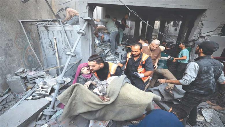 طبيب فلسطيني: نُجرى العمليات الجراحية دون بنج.. والمستشفيات ثلاجة موتى