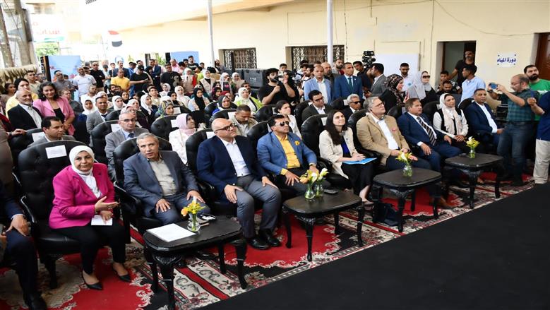 جولة وزير الشباب ببنها