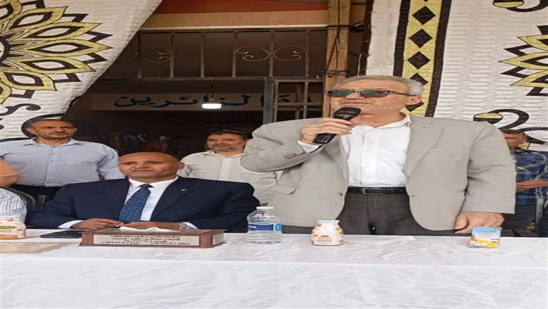 ممر شرفي لتكريم مدير مدرسة بمنيا القمح