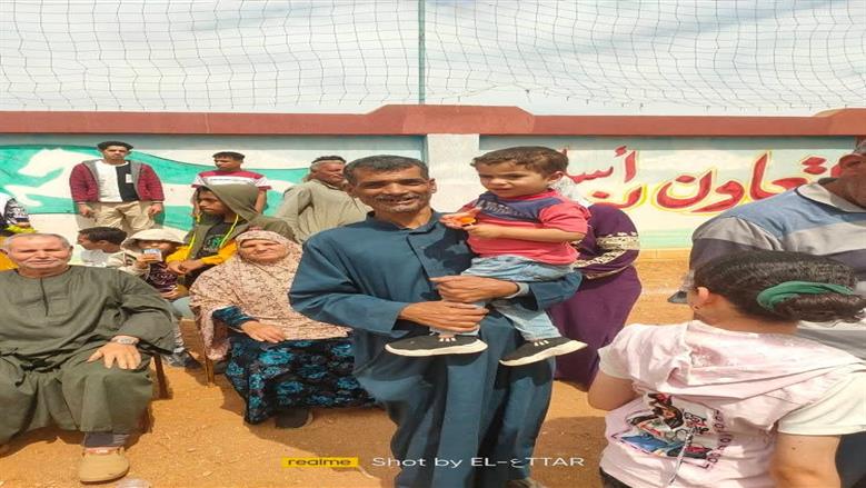 ممر شرفي لتكريم مدير مدرسة بمنيا القمح