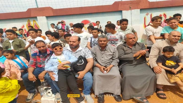 ممر شرفي لتكريم مدير مدرسة بمنيا القمح