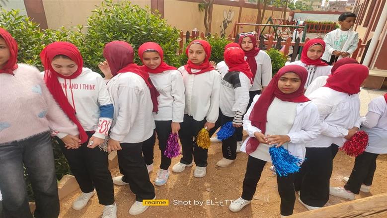 ممر شرفي لتكريم مدير مدرسة بمنيا القمح