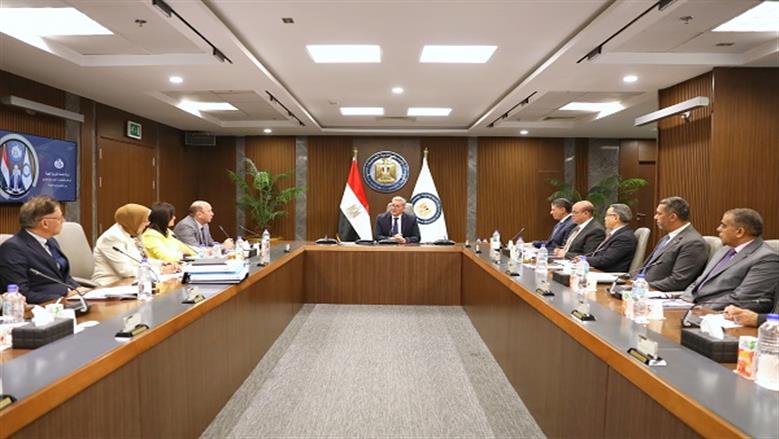وزير البترول: دور مهم لشركة «PAS» في نقل العاملين بمناطق البحث والاستكشاف 