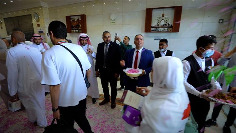 استقبال مهيب لحجاج القرعة في المدينة المنورة وسط أجواء احتفالية
