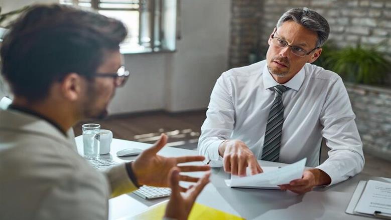 تشعر بالأمان والثقة.. 4 أبراج فلكية تميل لمشورة الآخرين قبل اتخاذ القرارات
