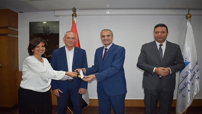 رئيس جهاز الإحصاء والوفد الفرتسي خلال اللقاء