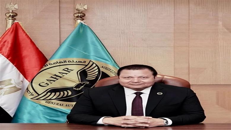 رئيس جامعة القاهرة يهنئ الدكتور أحمد طه لفوزه بجائزة الطبيب العربي 2025