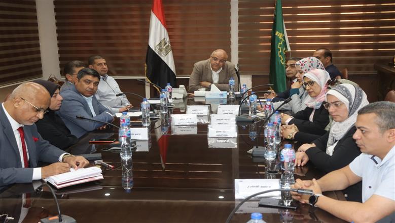 اجتماع محافظ القليوبية 