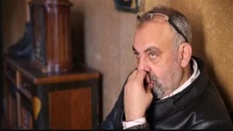 المخرج خالد الحجر في حالة اكتئاب بسبب مرض والدته: «تموت أمامي ببطء»  