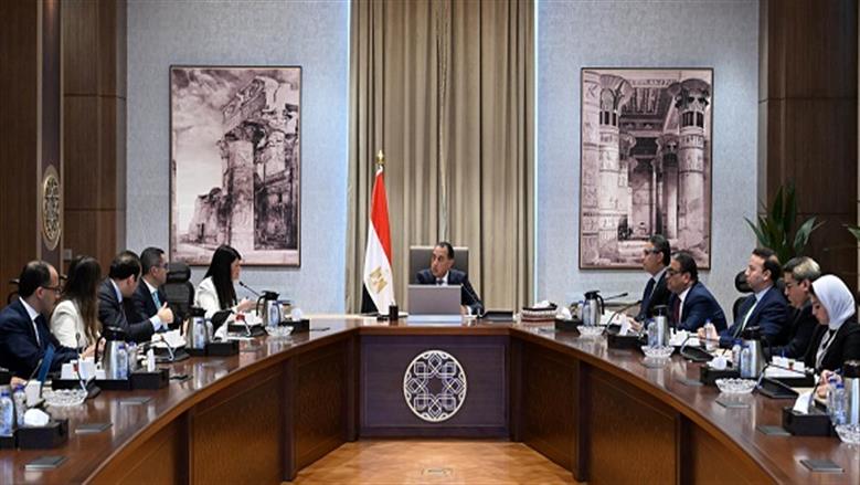 مدبولي يتابع موقف مخزون السلع الاستراتيجية.. ويوجّه بتأمين احتياجات المواطنين