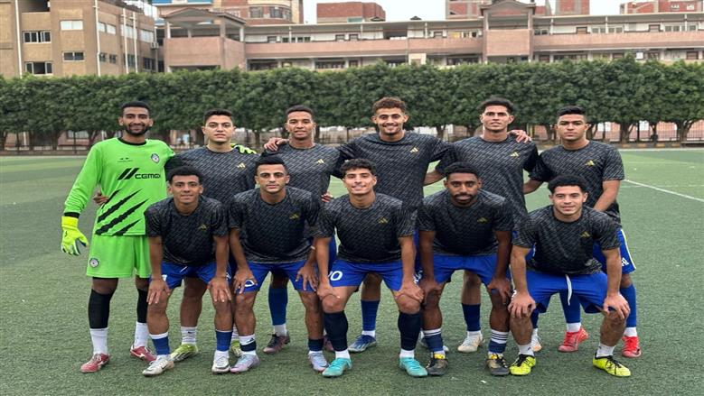 فريق جامعة أسيوط خلال مشاركته في بطولة دورى كرة القدم بجامعة بنها