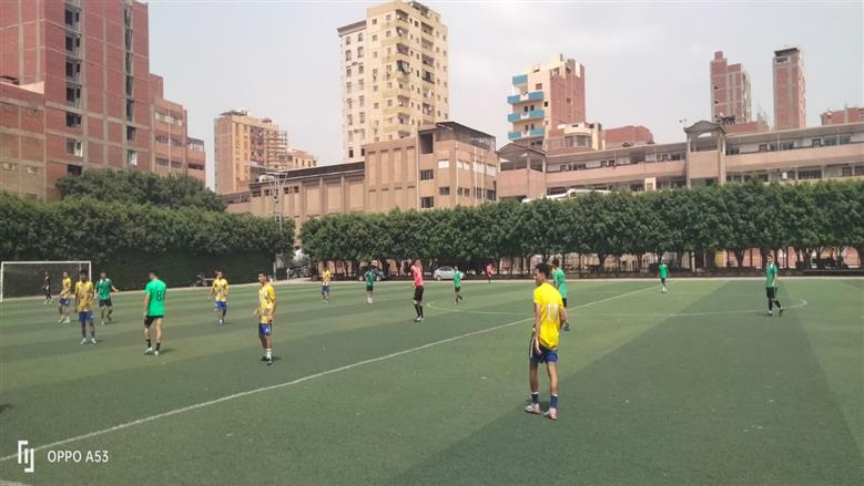 فريق جامعة أسيوط خلال مشاركته في بطولة دورى كرة القدم بجامعة بنها