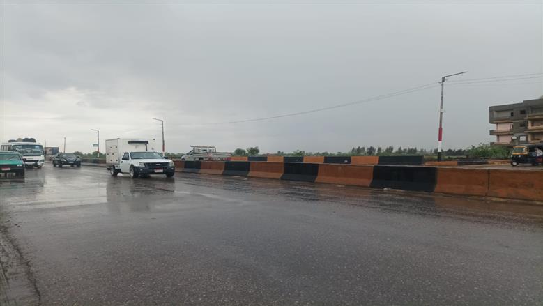 سقوط الأمطار